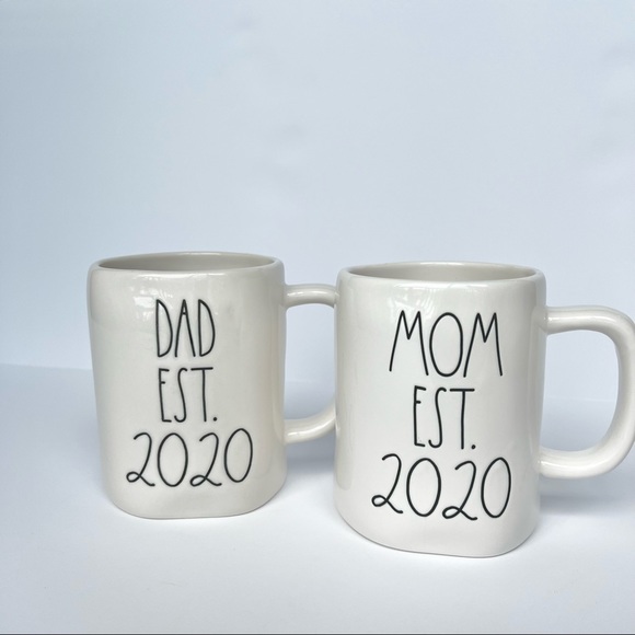 Rae Dunn Mom EST 2020 & Dad EST 2020 Mug set - Picture 1 of 5